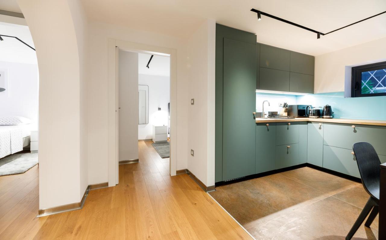 Stylish City Apartment Split Exterior foto